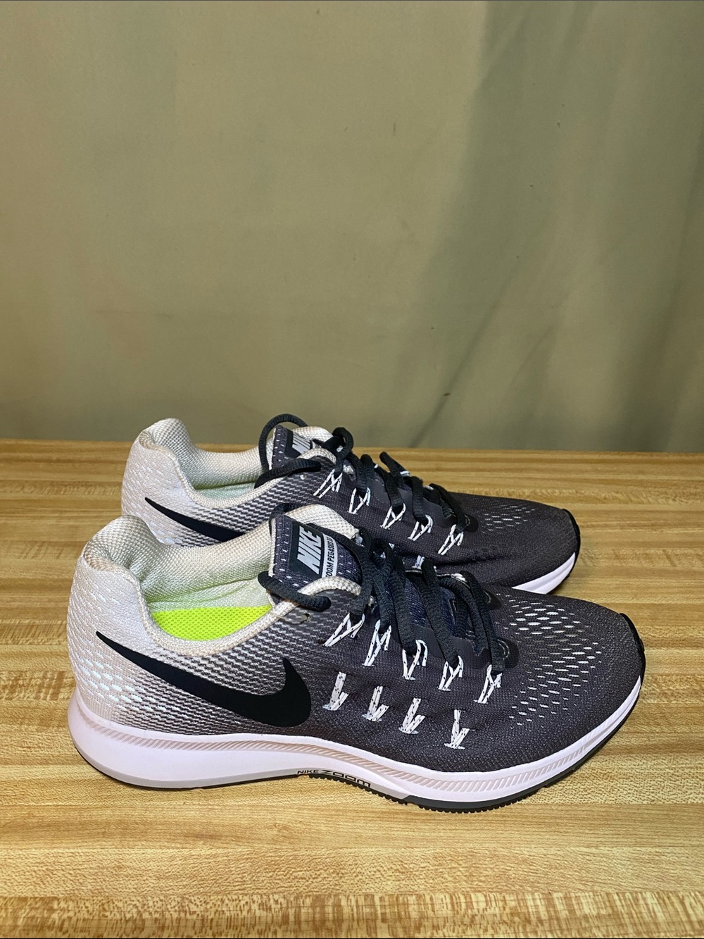 Nike Air Zoom Pegasus 33 (831352-002) Lightweight Road Running Shoe Men 6 NWT